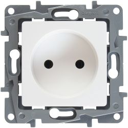 Розетка механизм Legrand Etika 1-местная 2К 16А 250В белая 672220